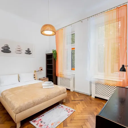 Apartament Park Strzelecki Spacious By Bookinghost