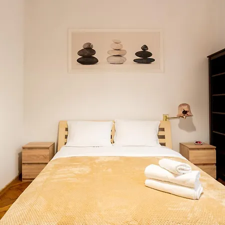 Apartman Park Strzelecki Spacious By Bookinghost